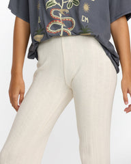 Ava Pant - Cloud