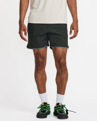 Yogger Hybrid 17" Short - Black