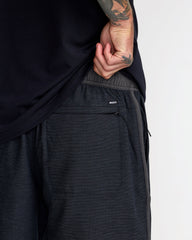 Yogger Hybrid 17" Short - Rvca Black