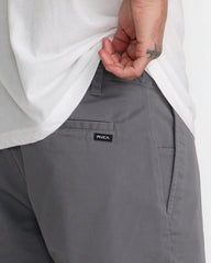 Weekend Stretch Short 20" - Smoke