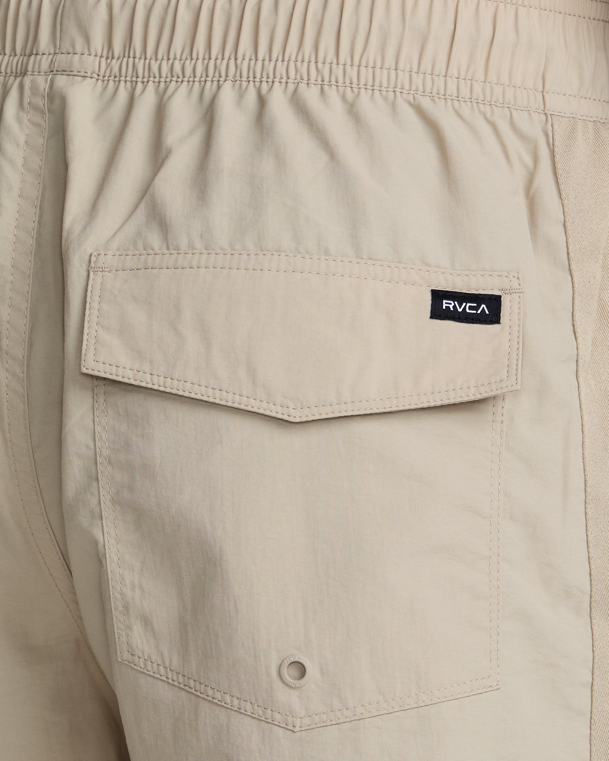 Crest Elastic 17" Shorts - Covert Green
