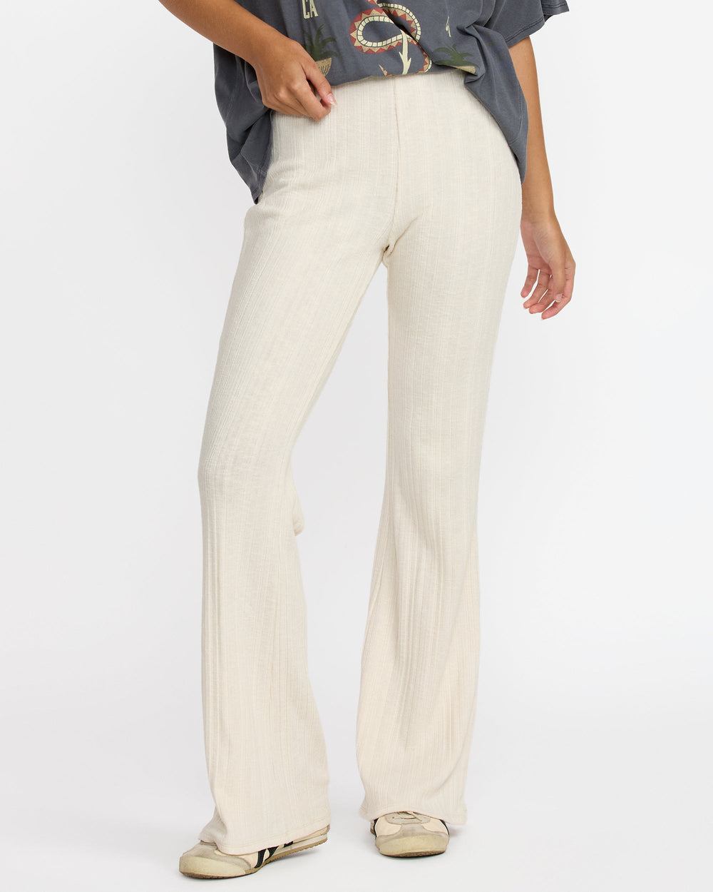 Ava Pant - Cloud