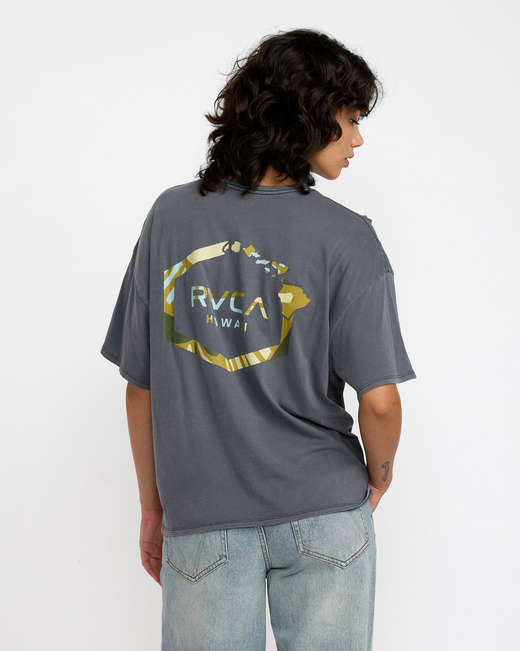 Hawaii Hex II Baggie Tee - Gravel
