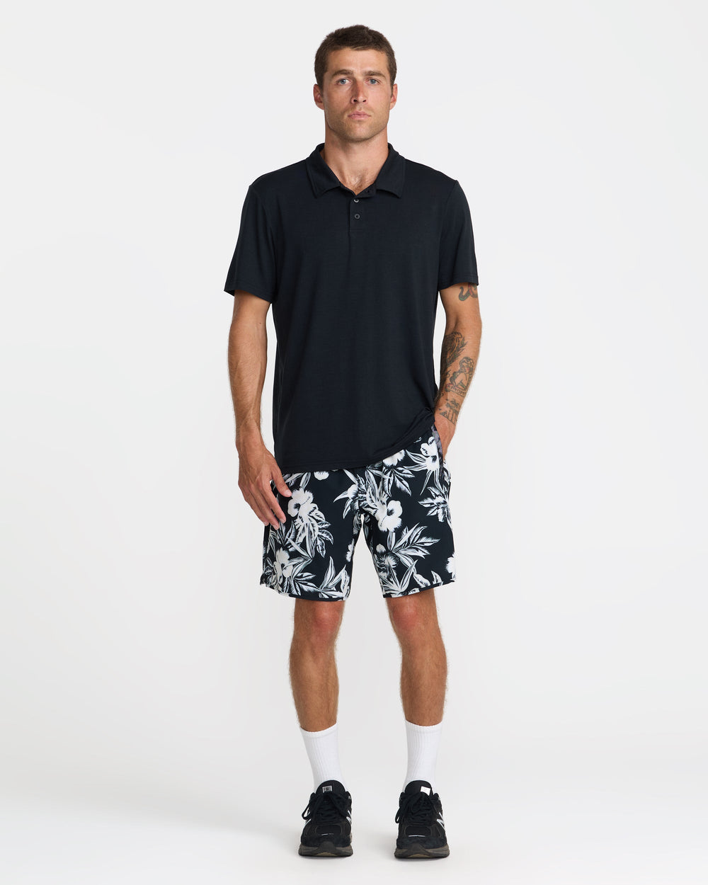 Hawaii Yogger Stretch 17" Shorts - Black Floral