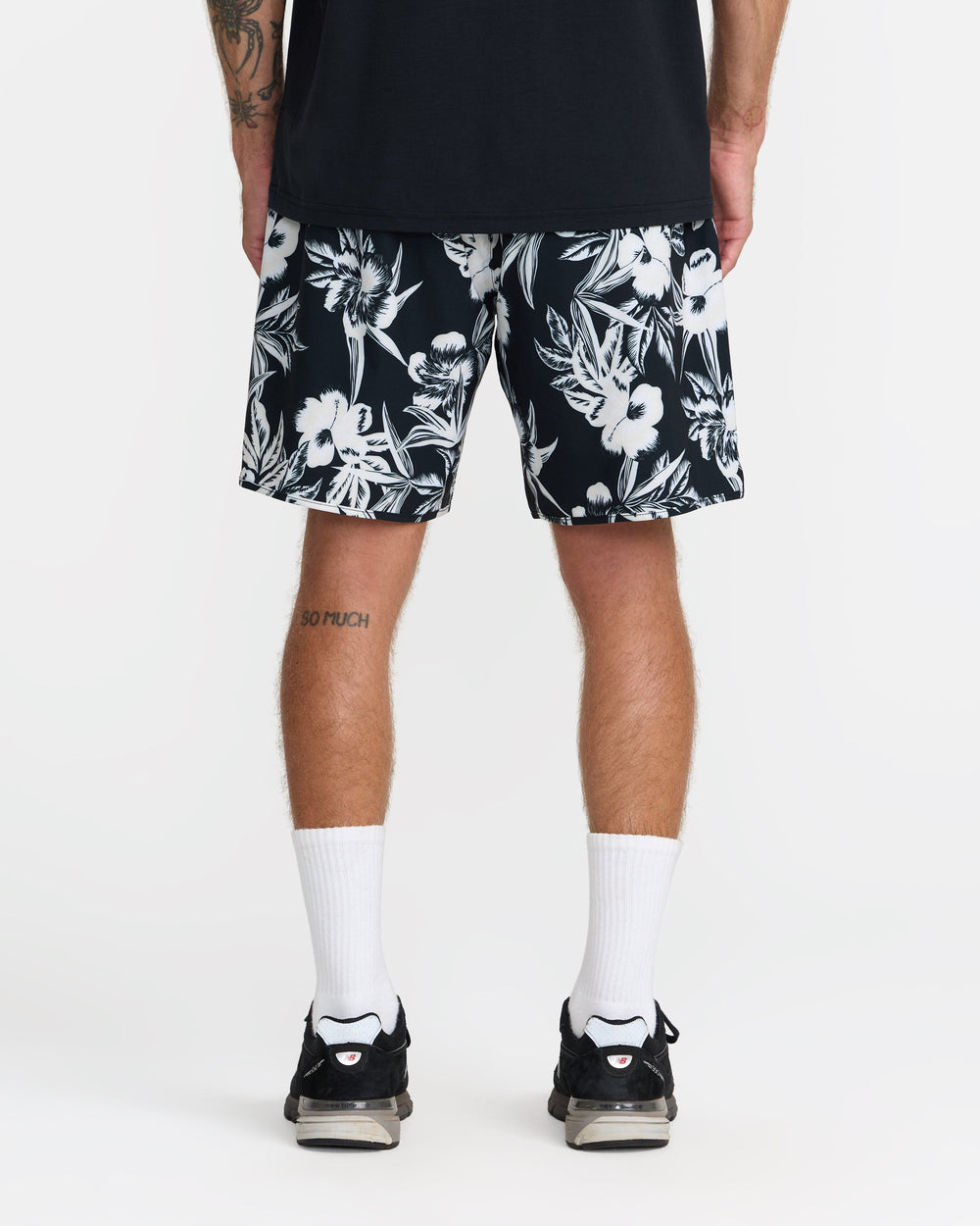 Hawaii Yogger Stretch 17" Shorts - Black Floral