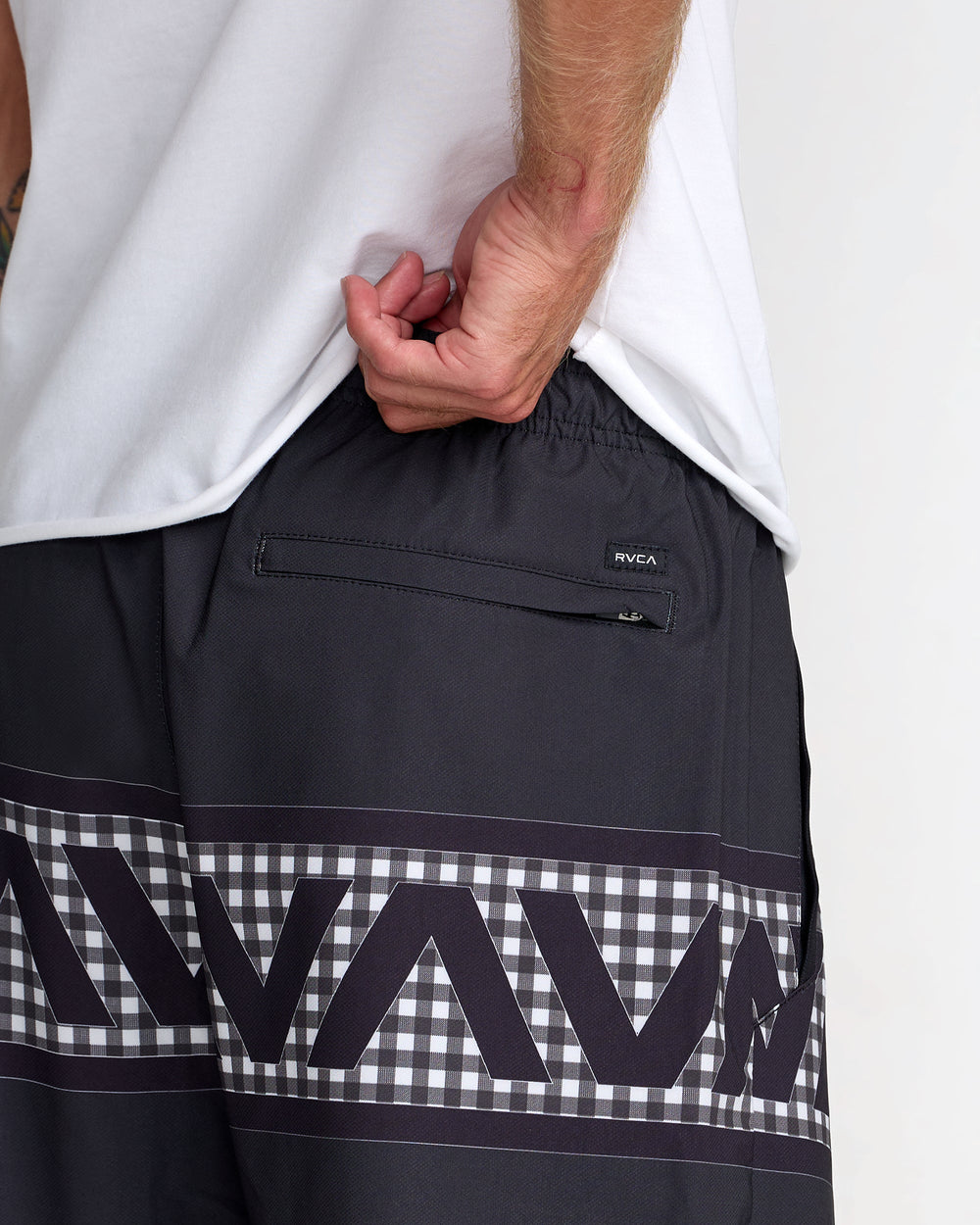 Hawaii Yogger Stretch 17" Short - Black White
