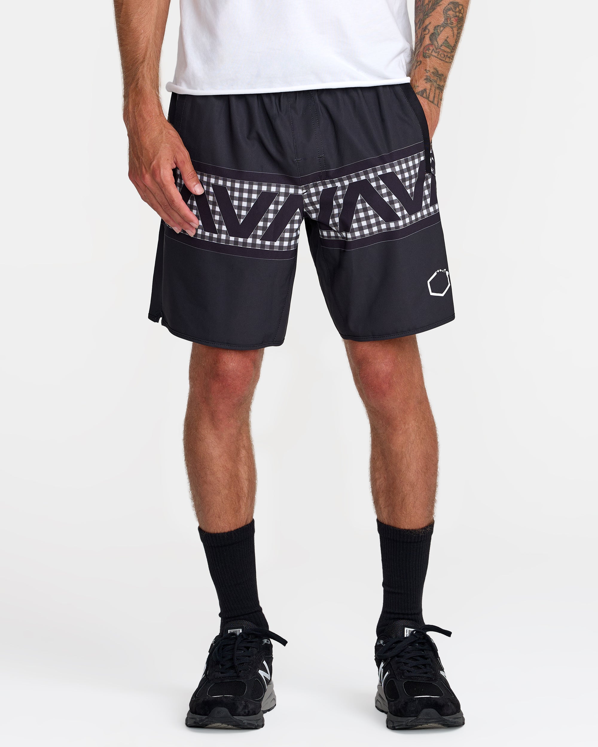 Hawaii Yogger Stretch 17" Short - Black White