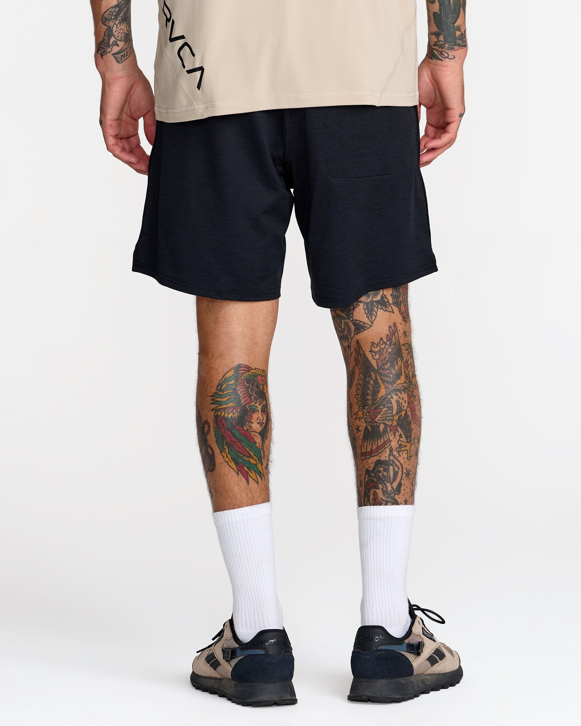 Yogger Recover 17" Short - Black