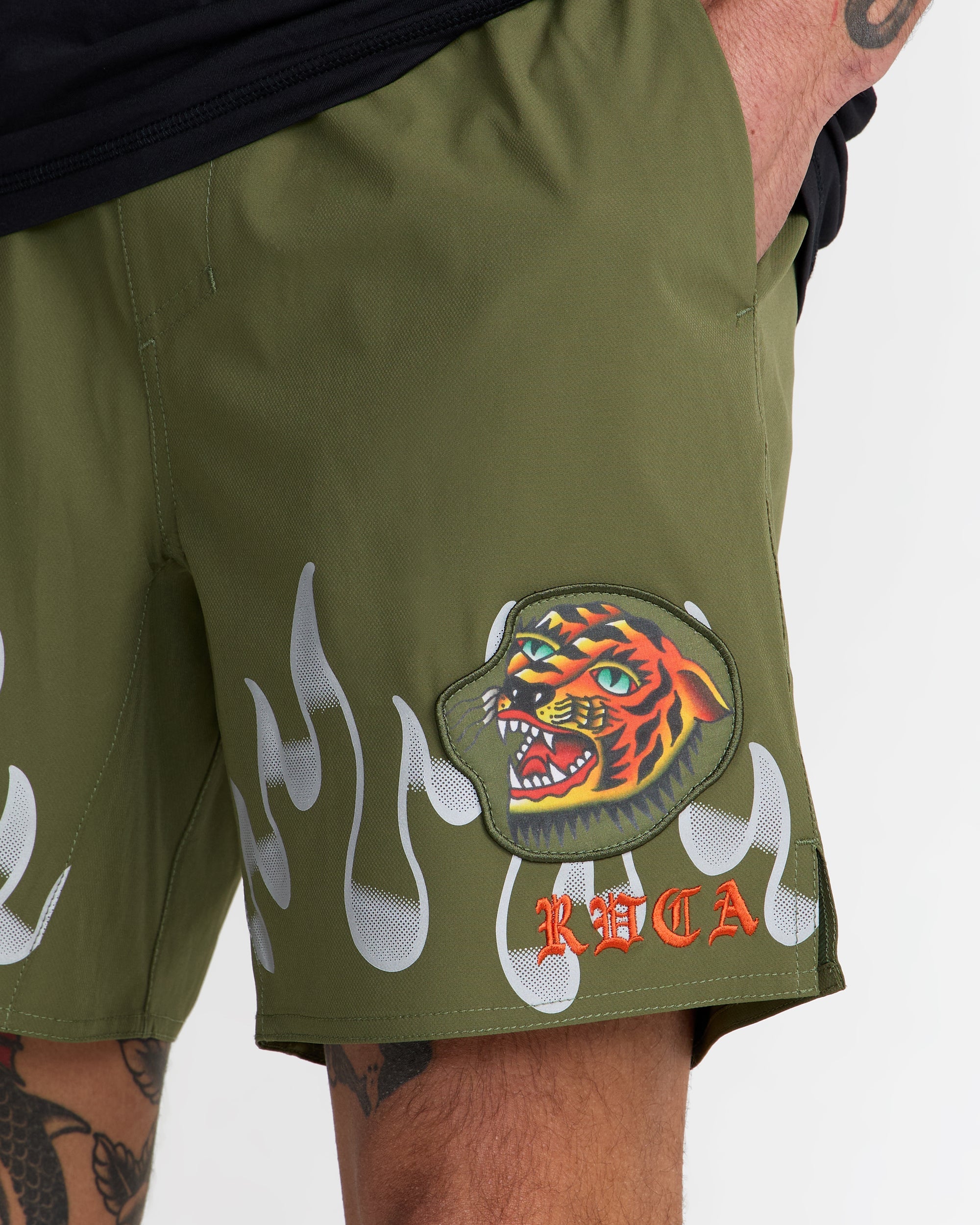 Yogger 2 In 1 Short 17" Shorts - Army Green