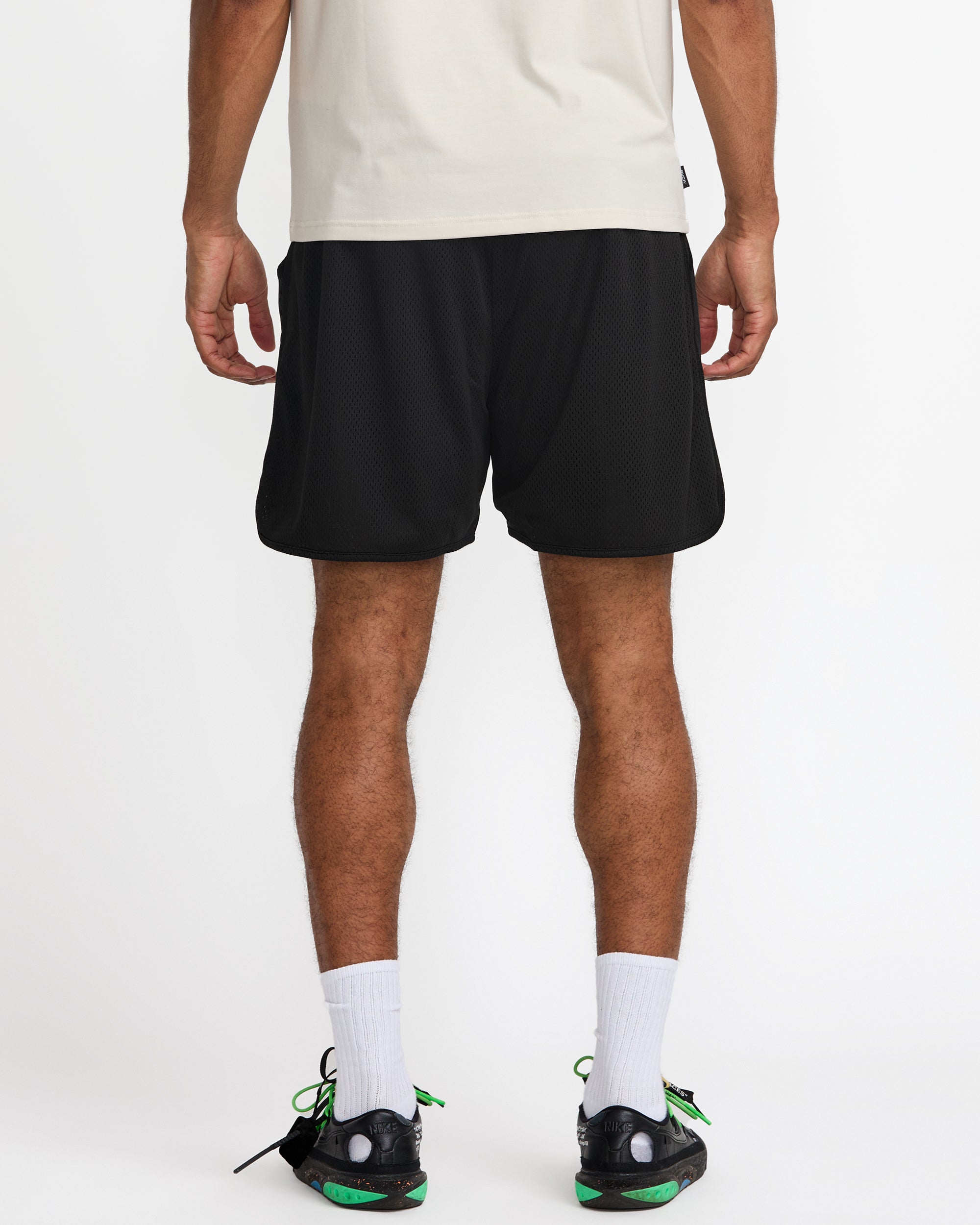VA Essential Mesh Short 18" Short - Black