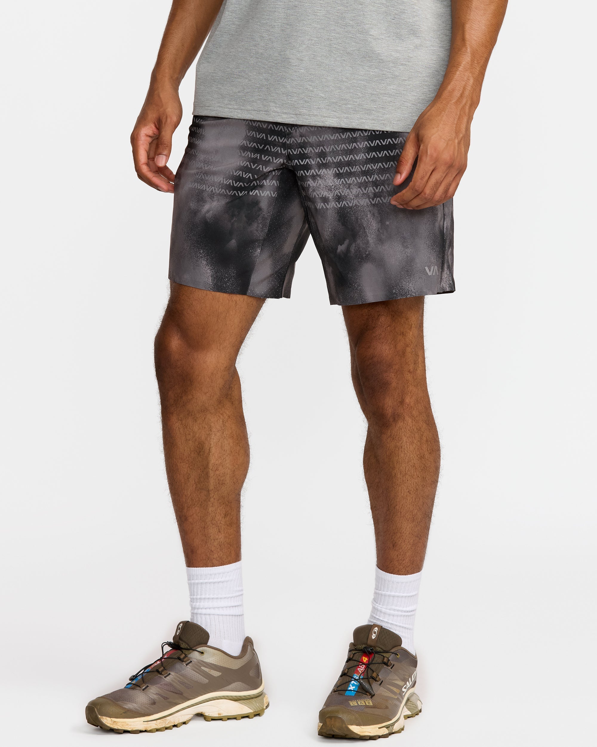 Yogger Plus 2 18" Short - Smoke