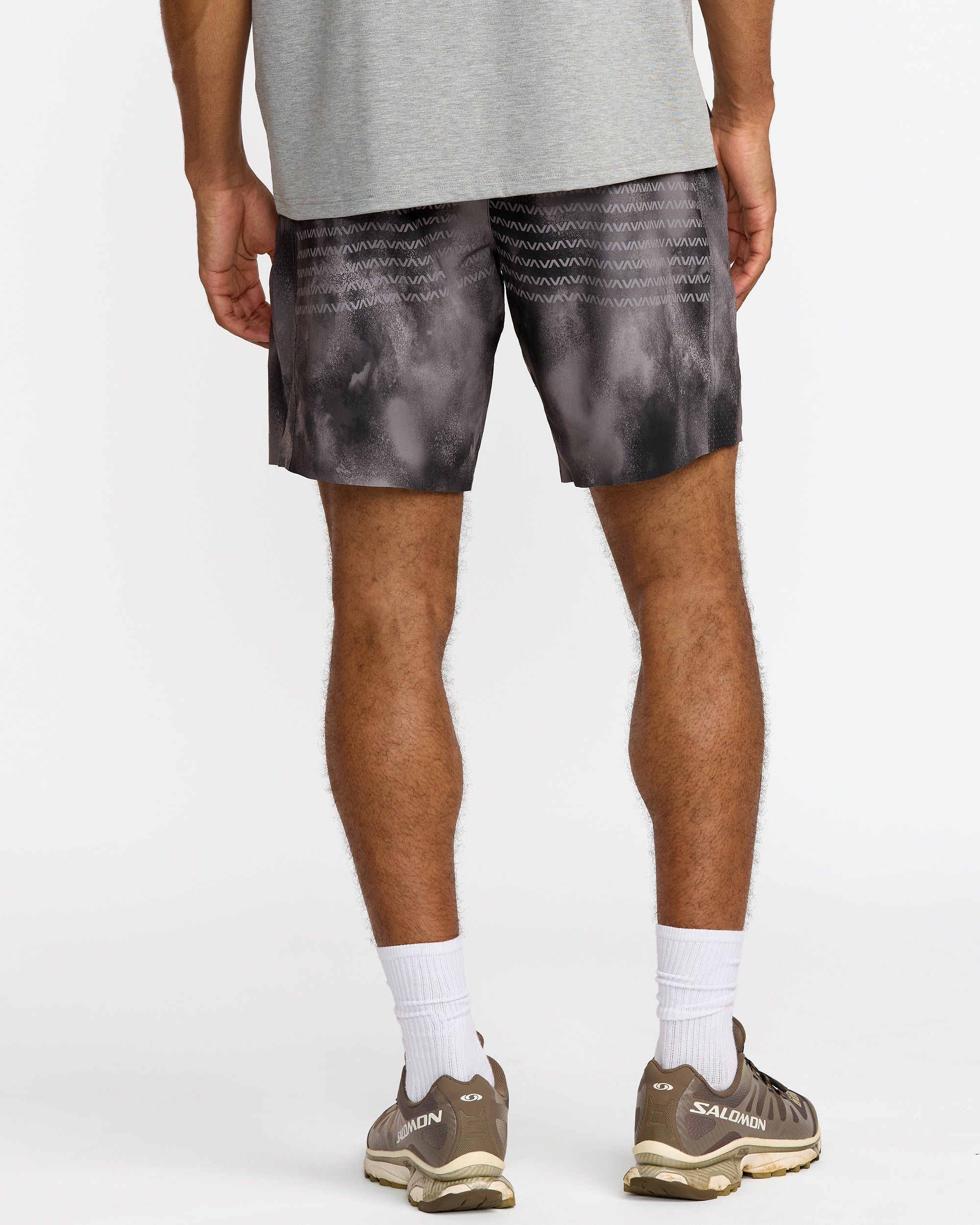 Yogger Plus 2 18" Short - Smoke