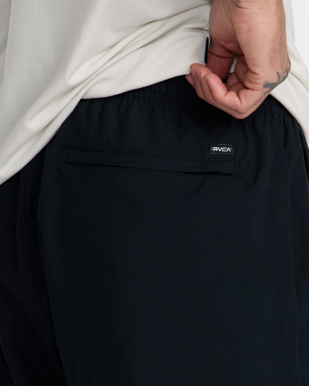 Yogger Stretch 17" Short - Black