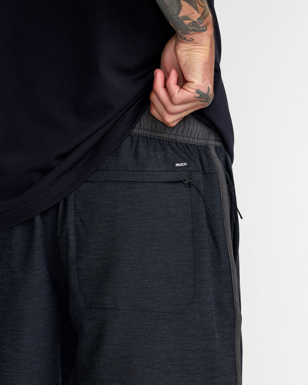 Yogger Hybrid 17" Short - Rvca Black