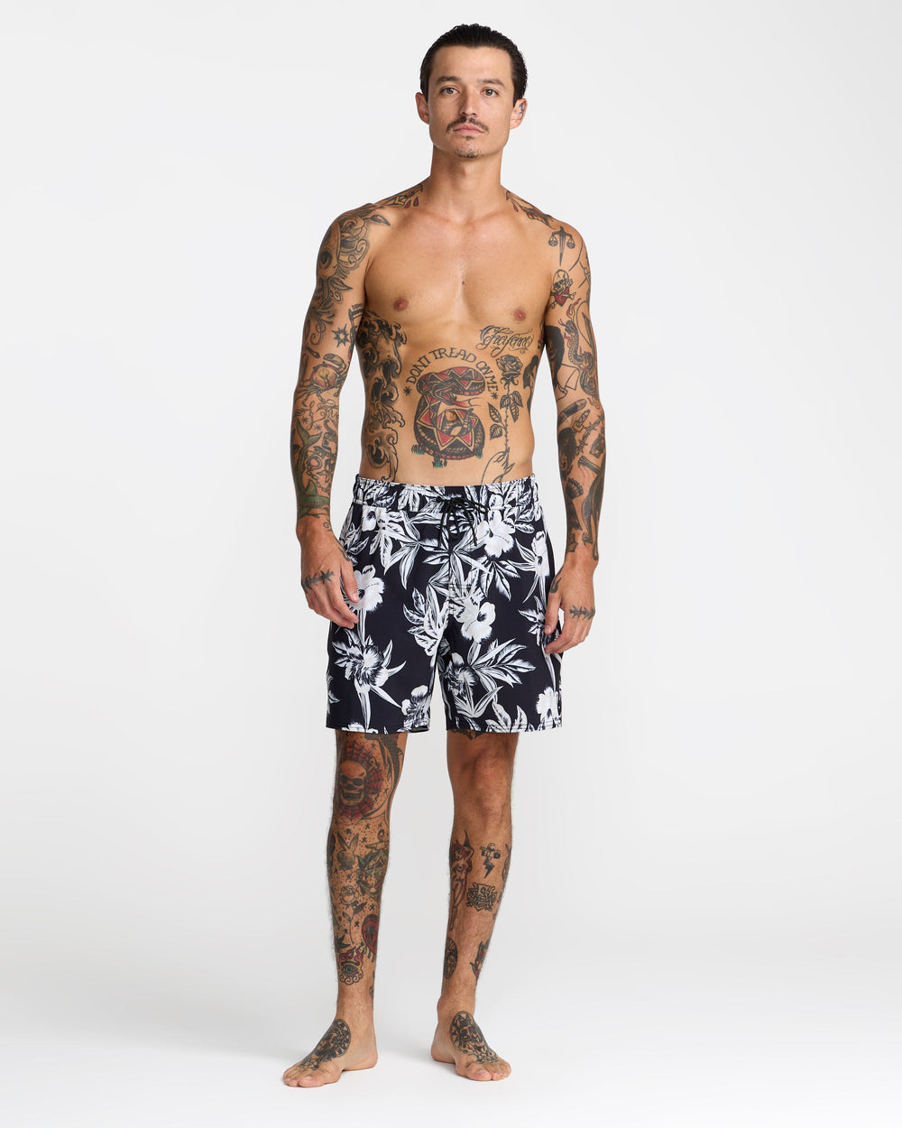 VA Elastic 17" Shorts - Black Floral
