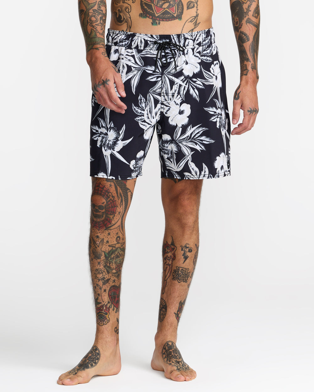 VA Elastic 17" Shorts - Black Floral