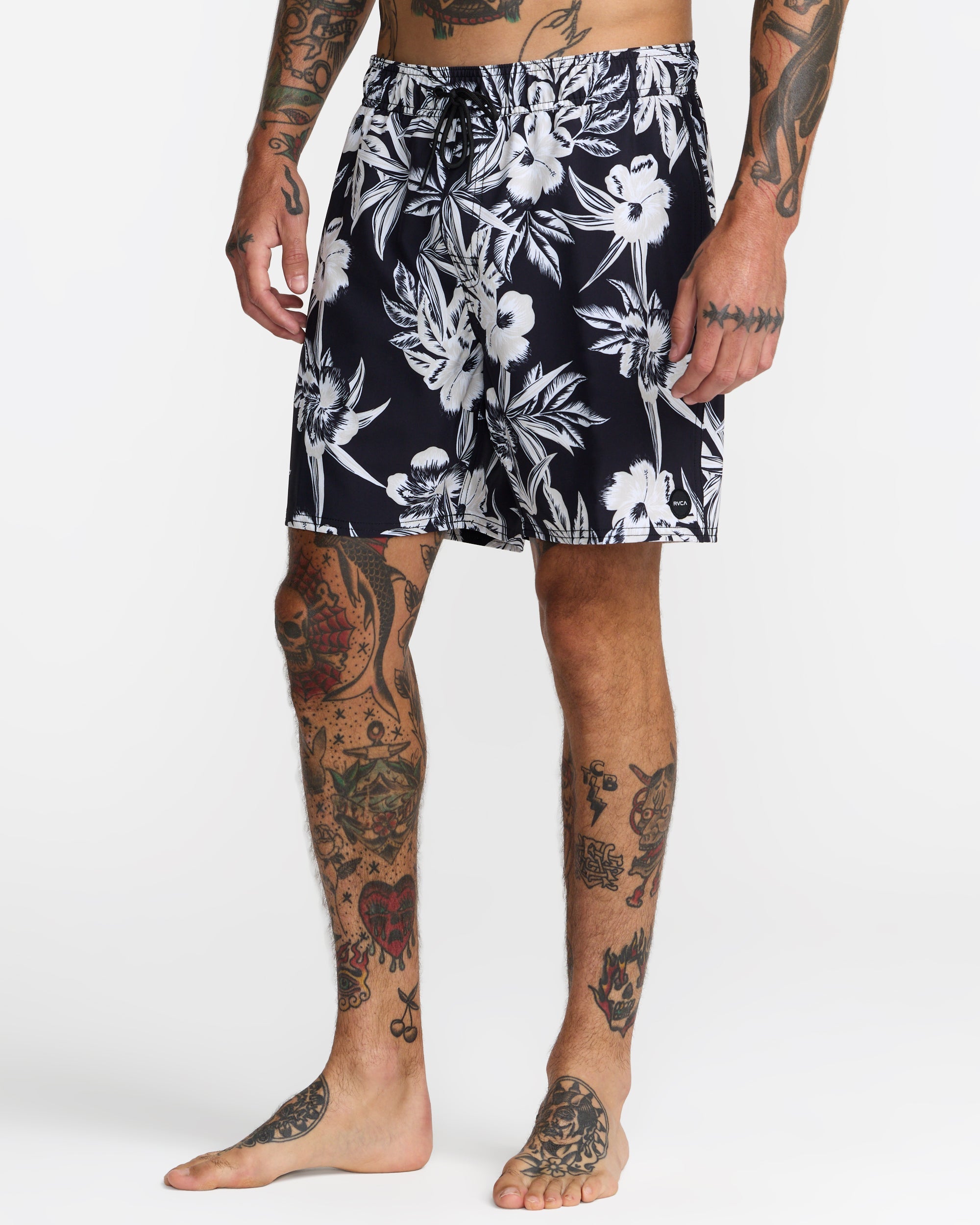 VA Elastic 17" Shorts - Black Floral