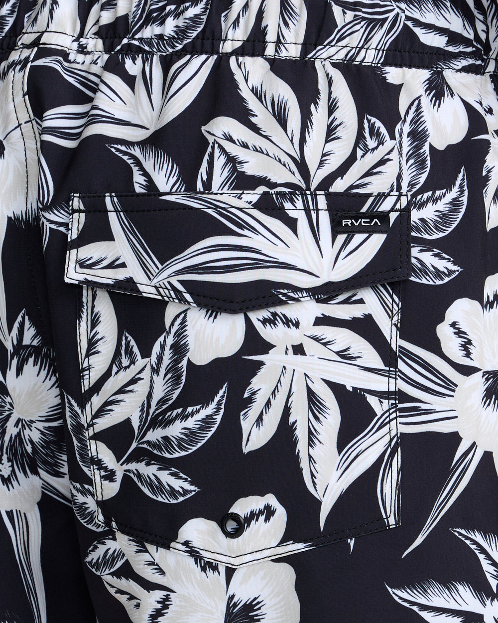 VA Elastic 17" Shorts - Black Floral
