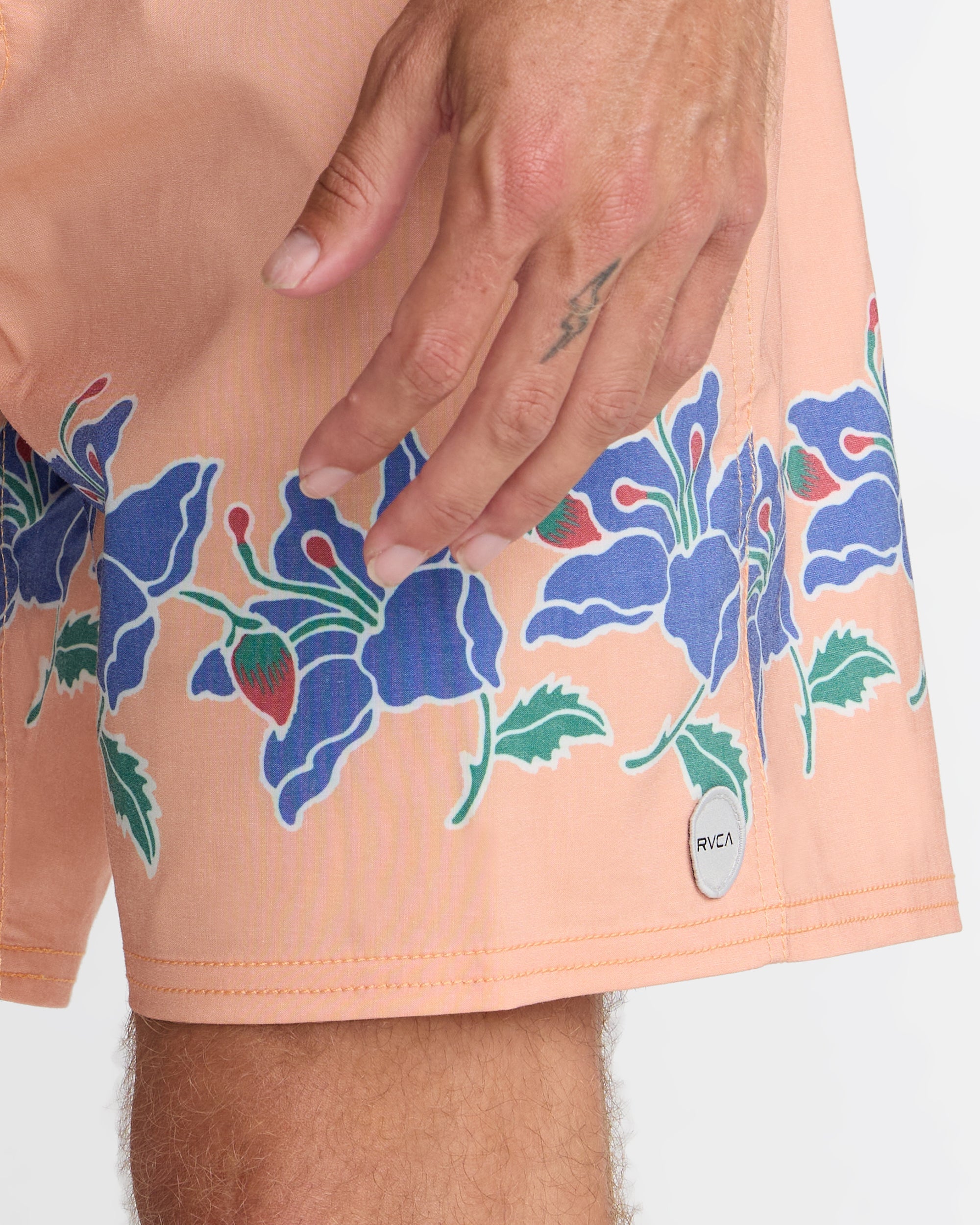 Barnes Elastic 17" Shorts - Peach