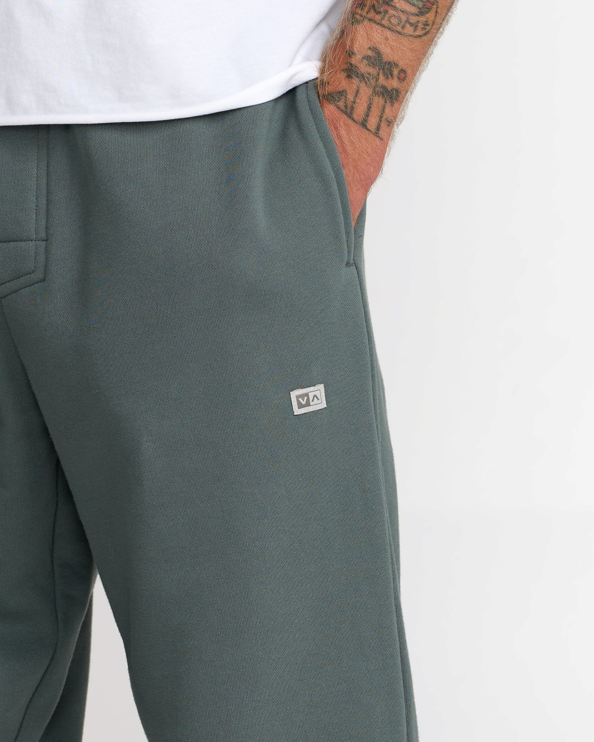 VA Essential Sweatpant - Balsam Green