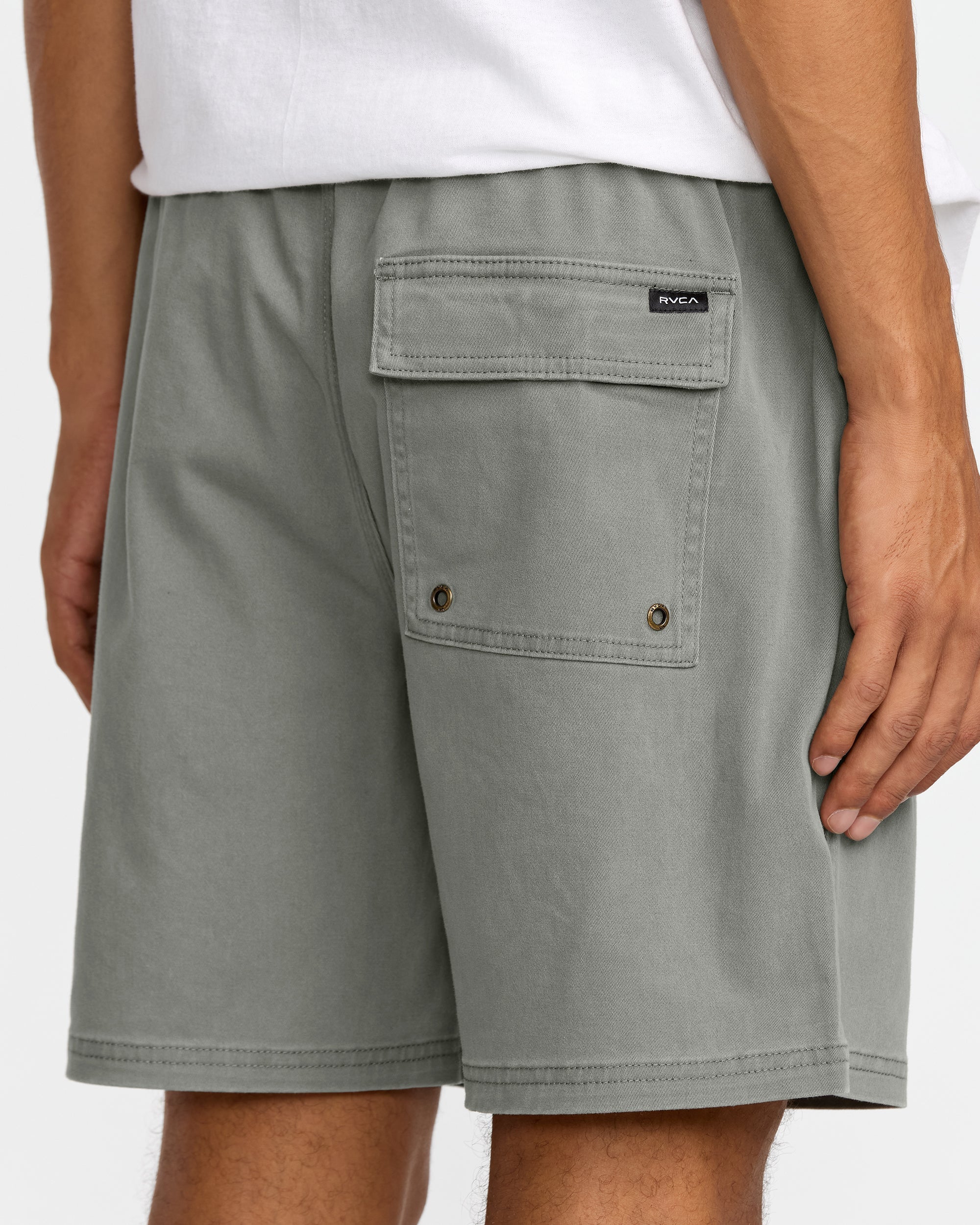Escape Elastic Short - Sage Leaf